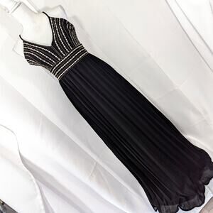 NWOT! LULU'S! LUXE BLACK PLEATED CHIFFON EMPRESS CUT FULL LENGTH GOWN! SZ L